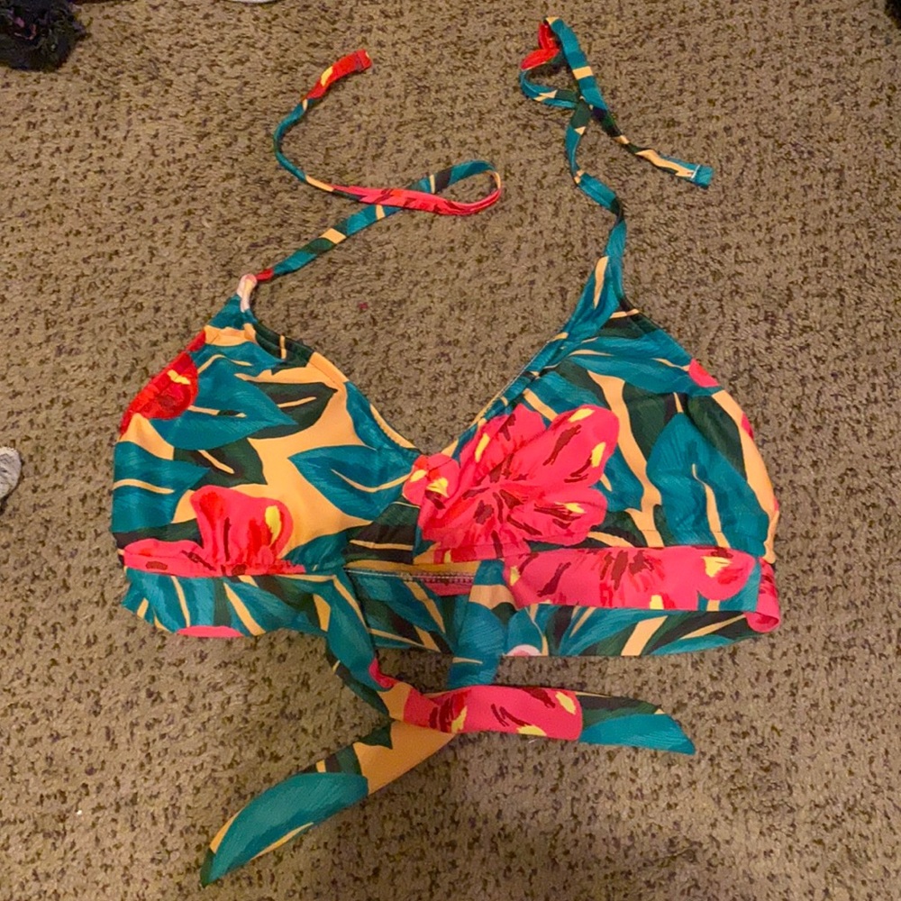 Women’s Tie-front halter bralette bikini top